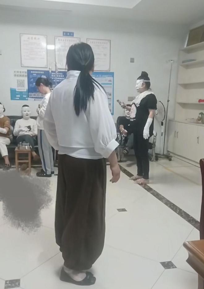 ？网友晒出多人被炸伤图看完不由得冒冷汗pg电子模拟器试玩卡式炉爆炸是有多危险